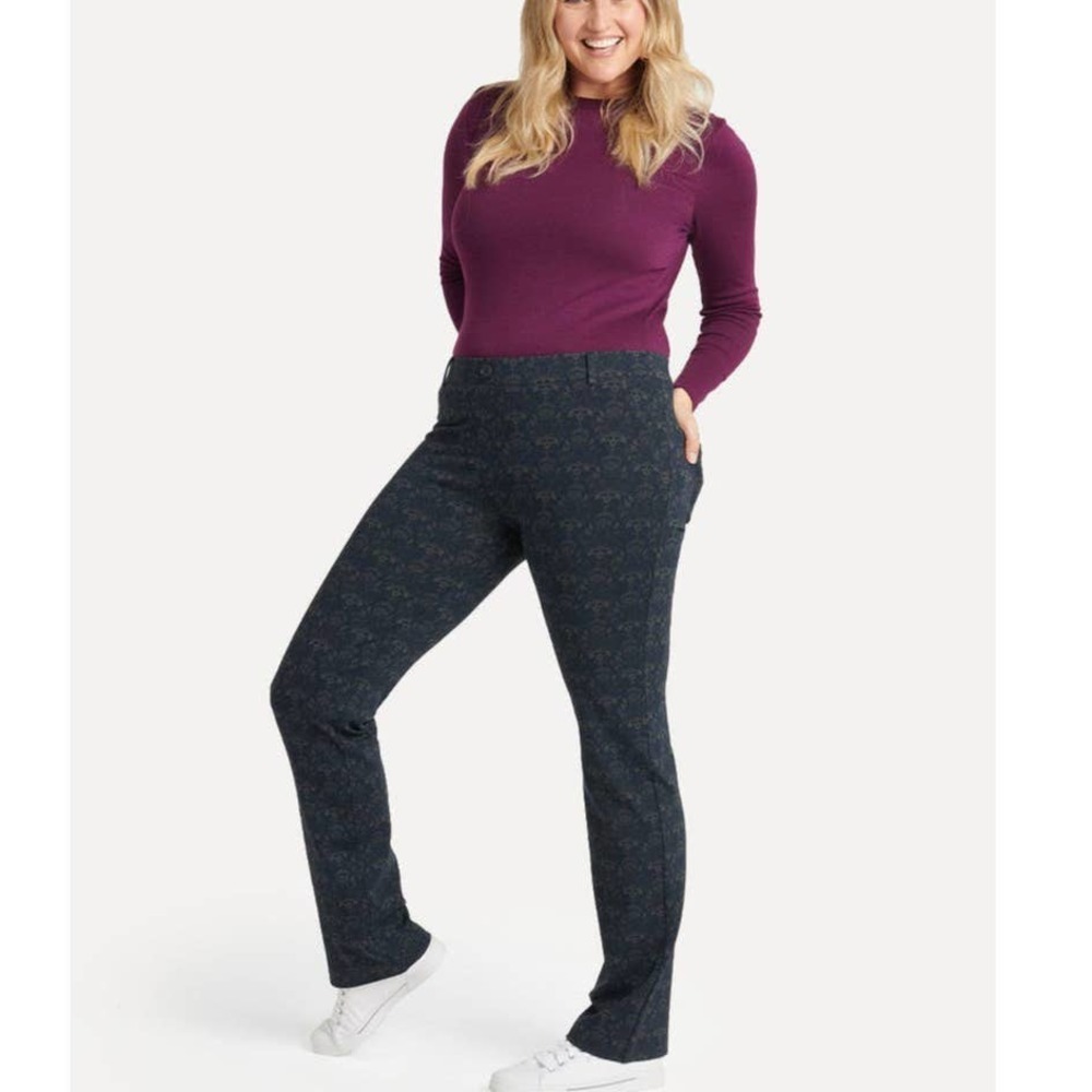 Beta Brand Straight Leg Two Pocket Dress Pant Damask Yoga Pants Medium Petite